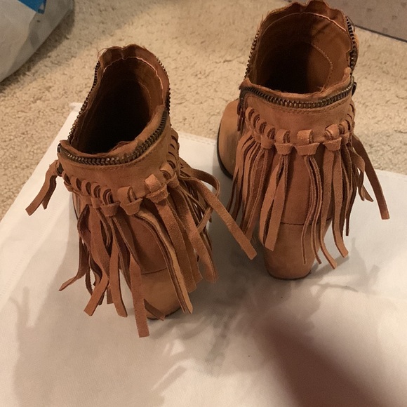 Suede fringe peep toe boots - Picture 4 of 8
